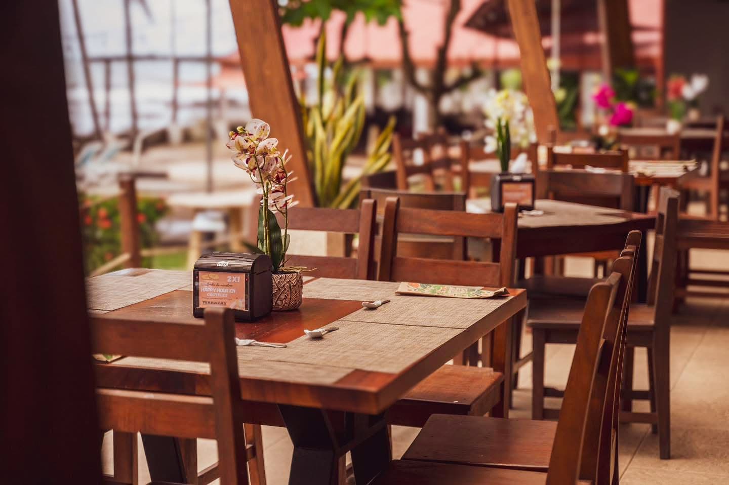 Vivace Beachfront restaurant by the sea at Hotel Terraza del Pacífico (6)