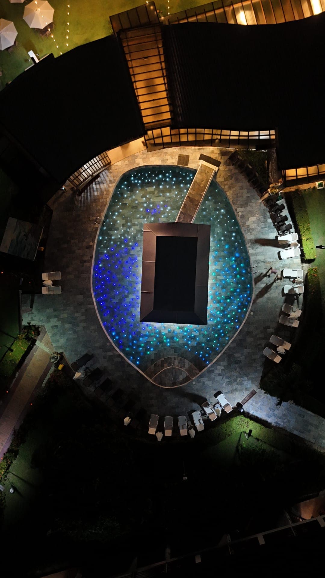 Illuminated pool for events