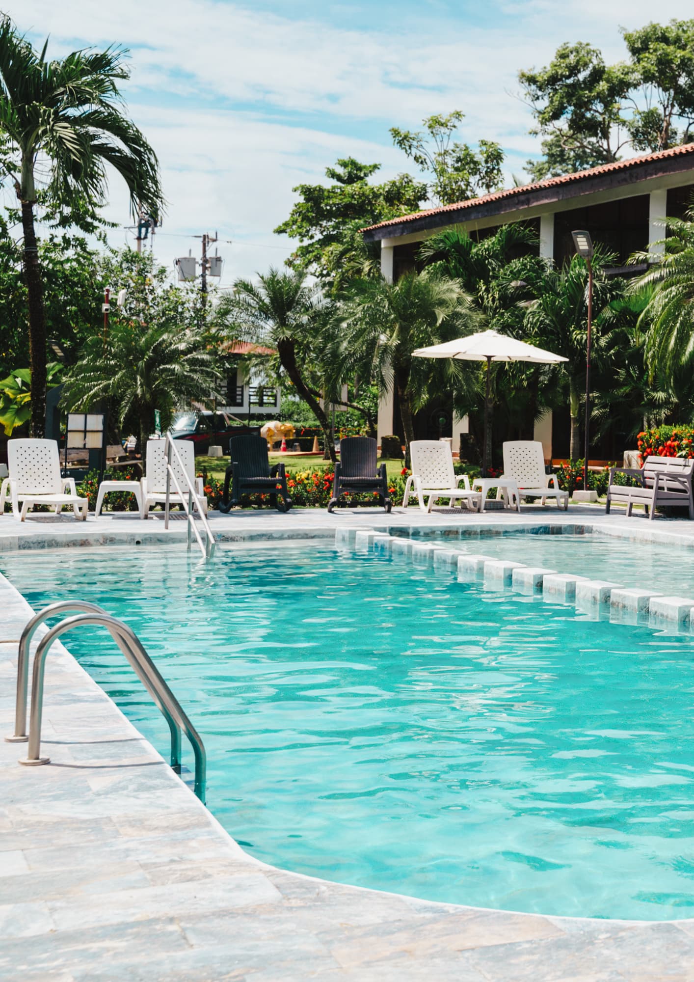 Swimming pool at Hotel Terraza del Pacífico in Playa Hermosa (13)