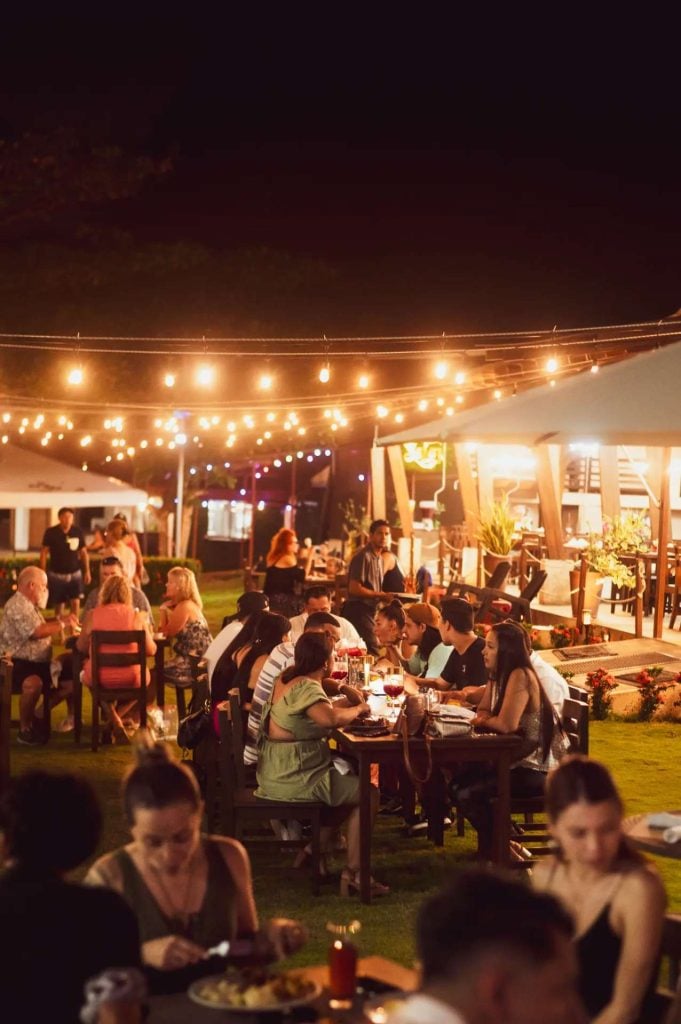 El restaurante de noche